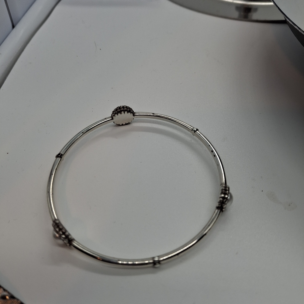 Brighton pearl and silver bangle bracelet Dustbag And Heart Box Included - Picture 4 of 8